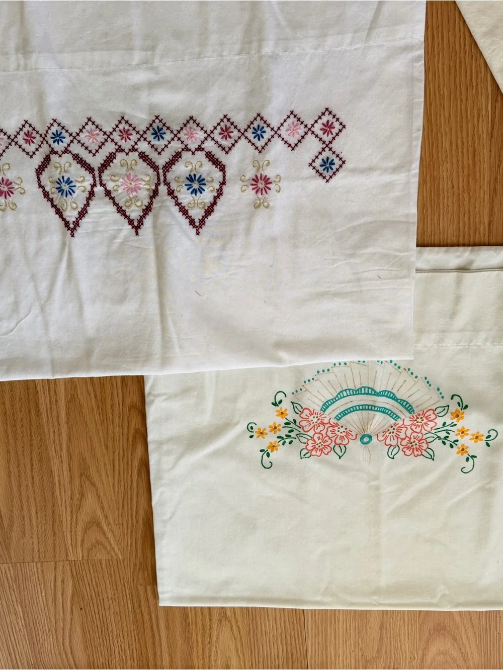 Vintage Embroidered Floral Pillowcases- White-set of 8